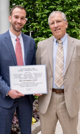 Orth (R) and former PhD student Jonathan Lefcheck receive their 2018 Cozzarelli Prize following the Awards Ceremony at the National Academy of Sciences Annual Meeting. © M. Finkenstaedt.